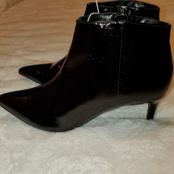 Patent Black Pointed Kitten Heel - Picture 3 of 5